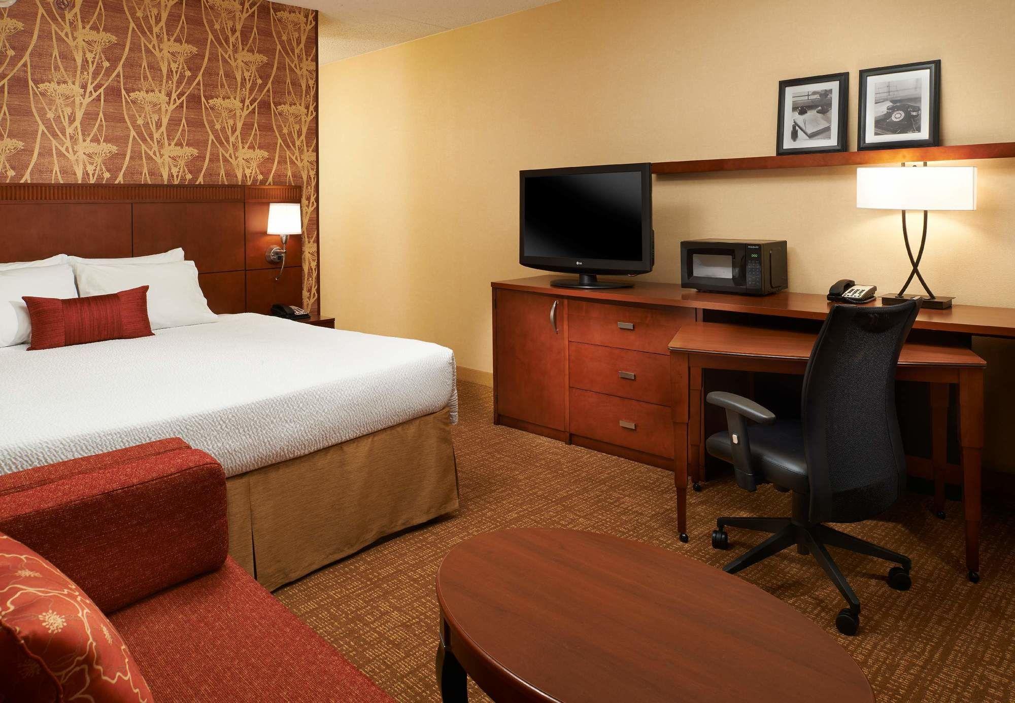 Courtyard By Marriott Indianapolis Castleton酒店 外观 照片