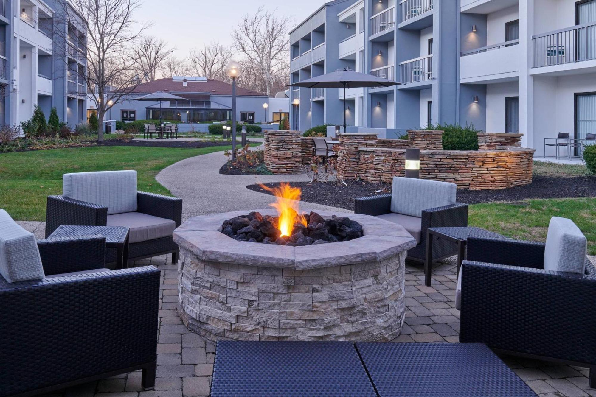 Courtyard By Marriott Indianapolis Castleton酒店 外观 照片