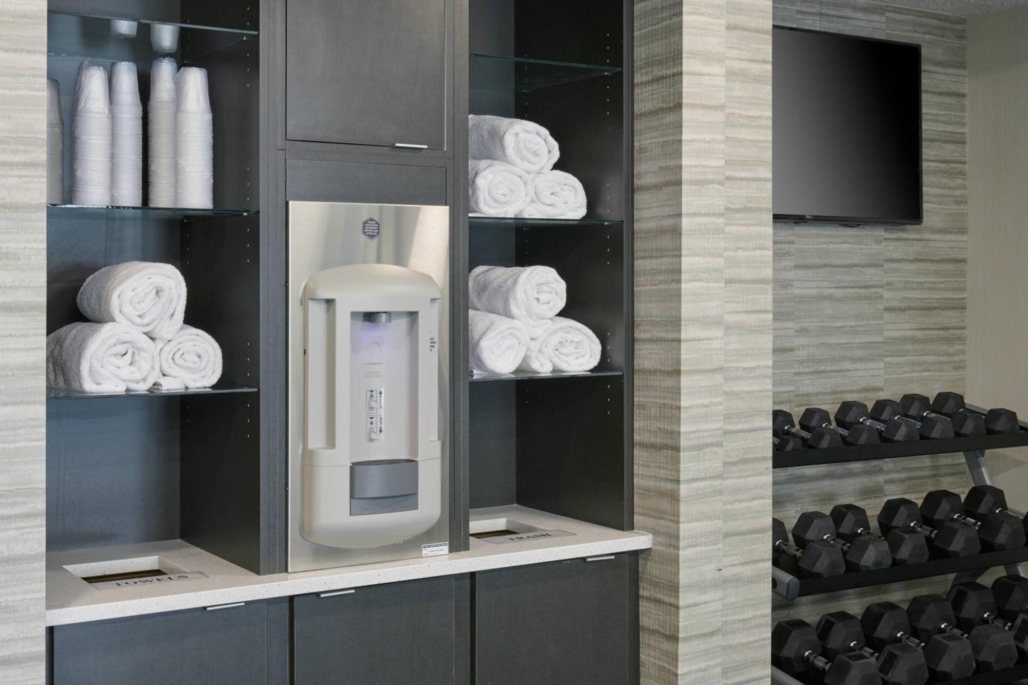 Courtyard By Marriott Indianapolis Castleton酒店 外观 照片
