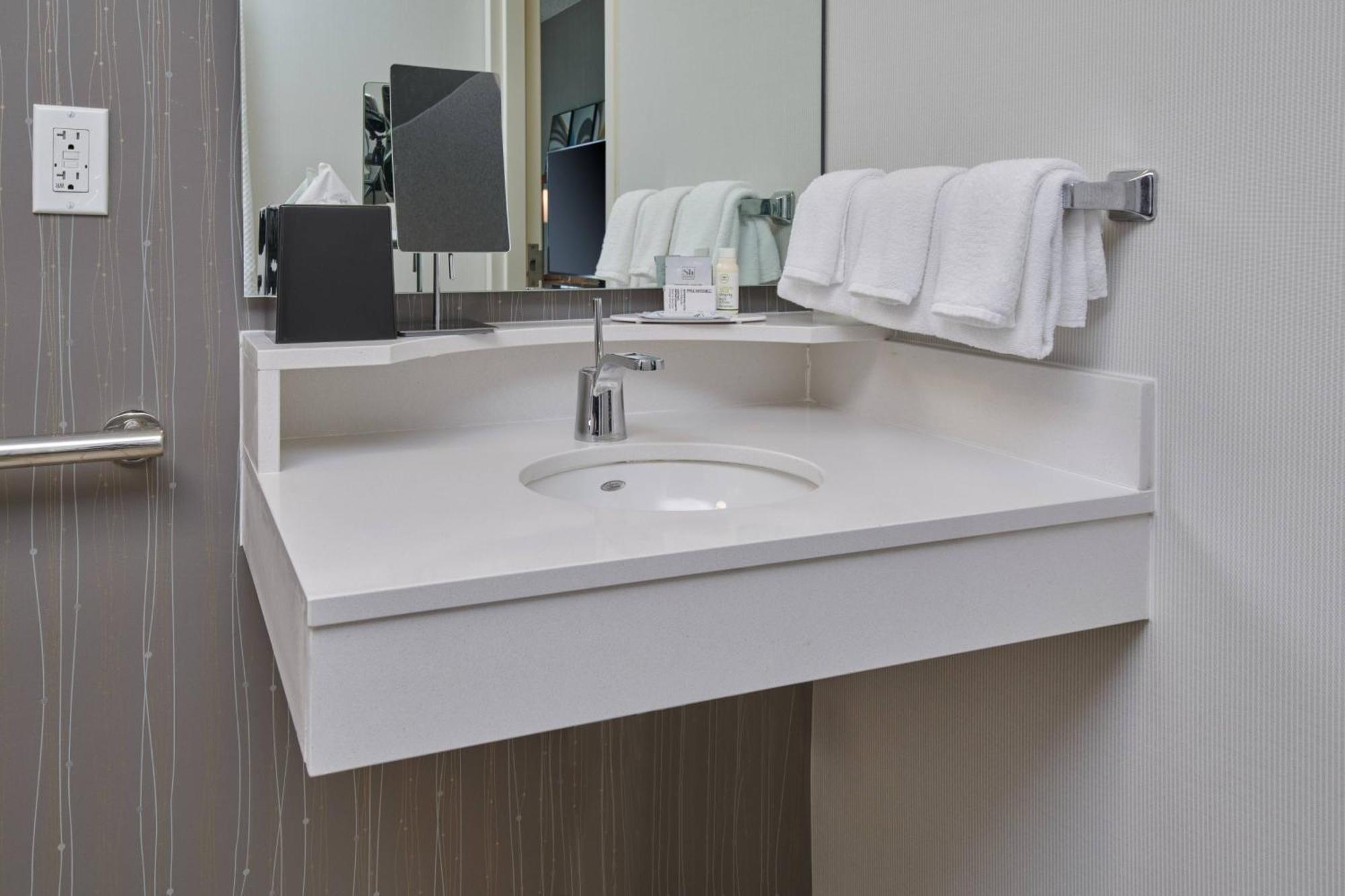 Courtyard By Marriott Indianapolis Castleton酒店 外观 照片