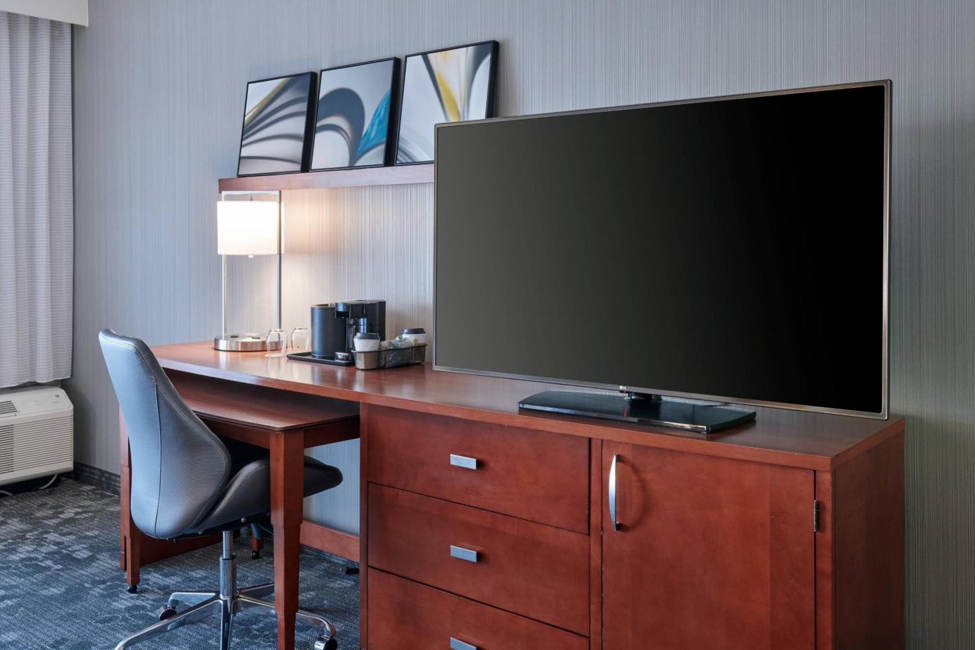 Courtyard By Marriott Indianapolis Castleton酒店 外观 照片