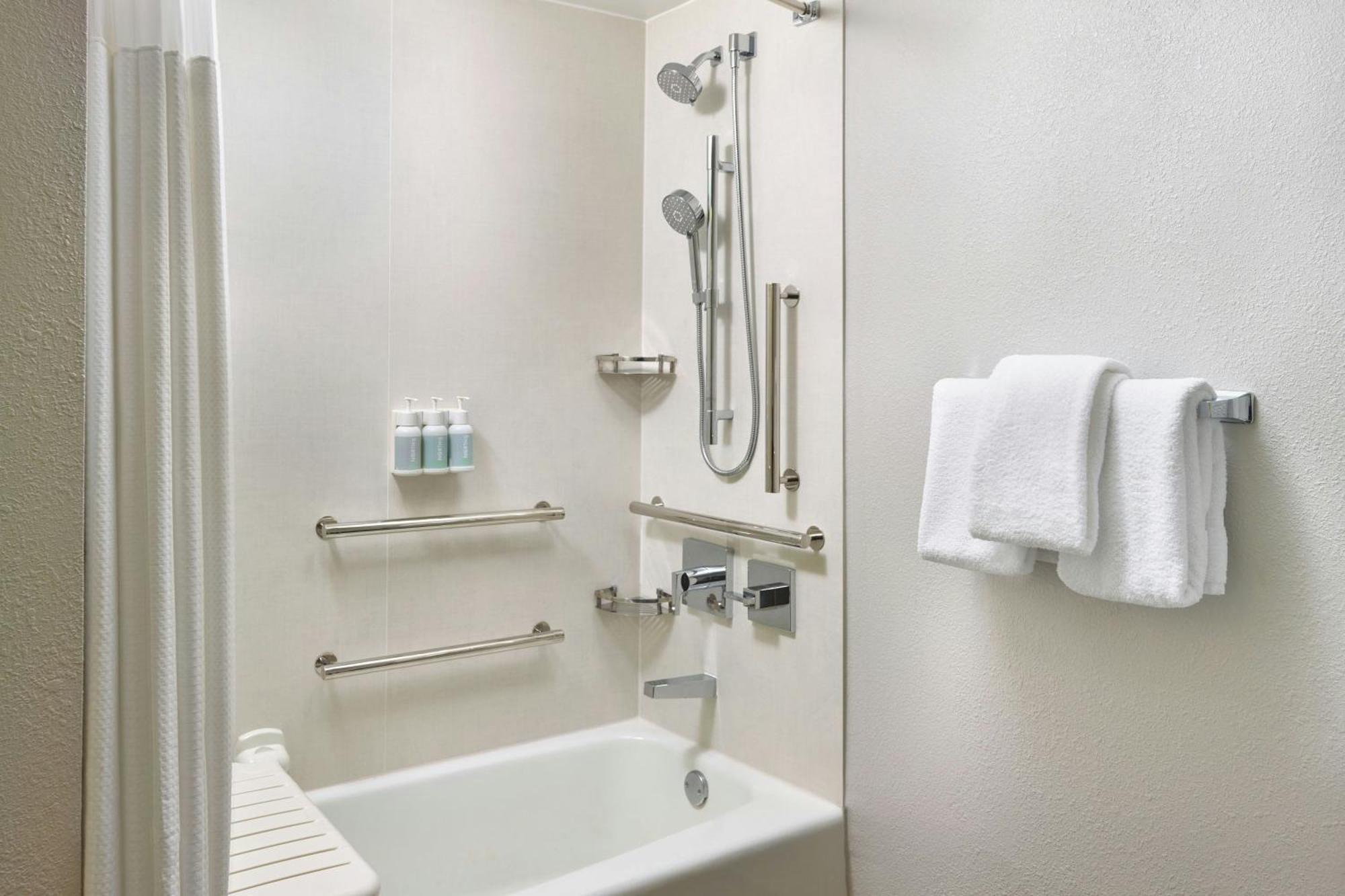 Courtyard By Marriott Indianapolis Castleton酒店 外观 照片