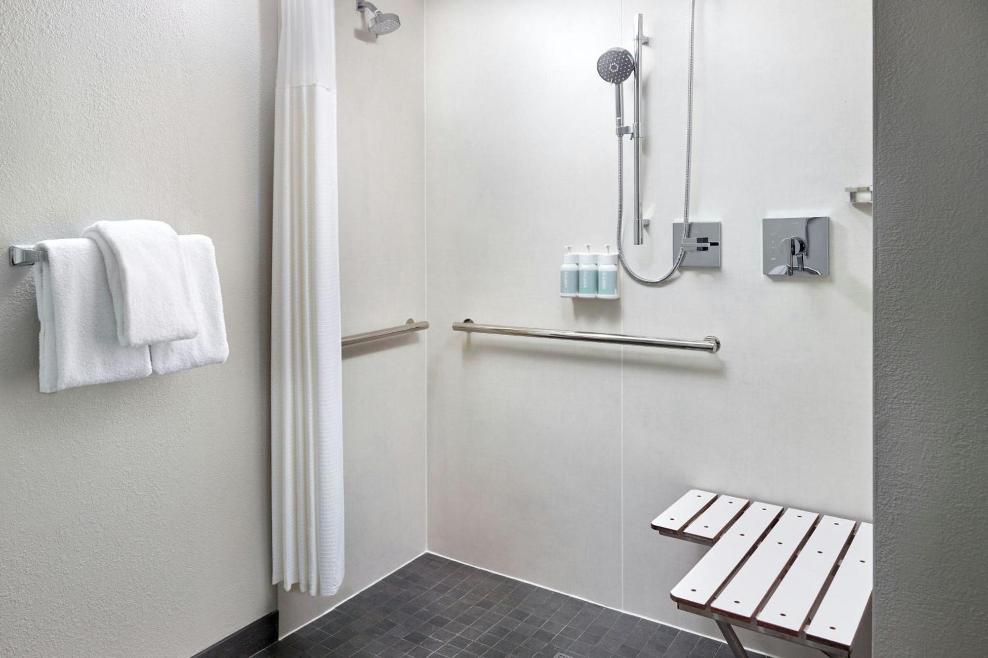 Courtyard By Marriott Indianapolis Castleton酒店 外观 照片